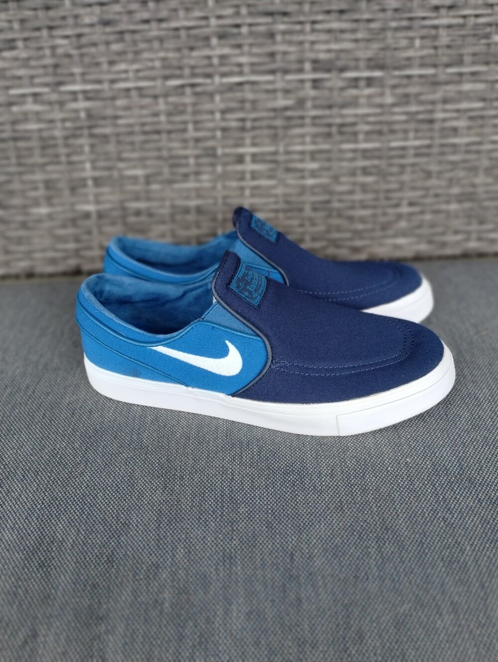 Nike SB Stefan Janoski Slip Canvas Men’s 8.5 Women’s 10 Navy Blue 831749-414